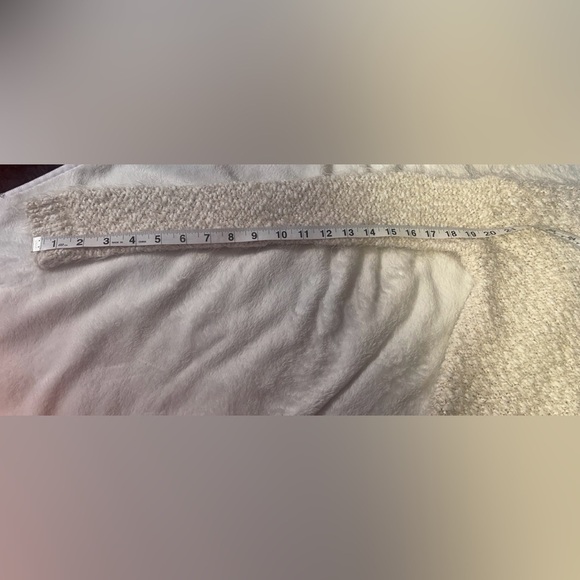 Abercrombie & Fitch V-Neck Fuzzy Sweater metallic threadingXS/S - Picture 9 of 13